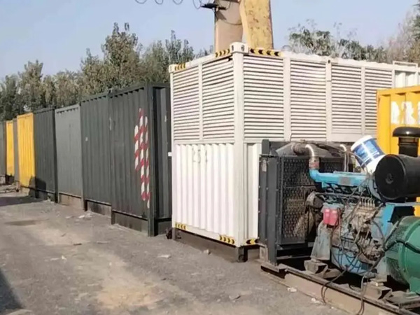 禅城200KW柴油发电机机组每小时油耗是多少？